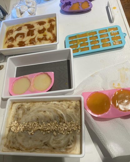 Beginner Cold-Process Soap Making Class for 8-people